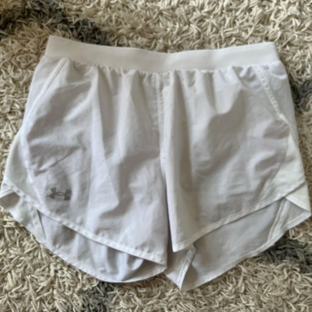 Wome’s White Under Armour Shorts
